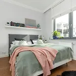 Cozy Apartment Gieysztora Wilanow By Noclegi Renters