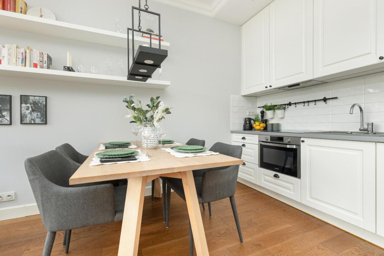 Cozy Gieysztora Wilanow By Renters Butas